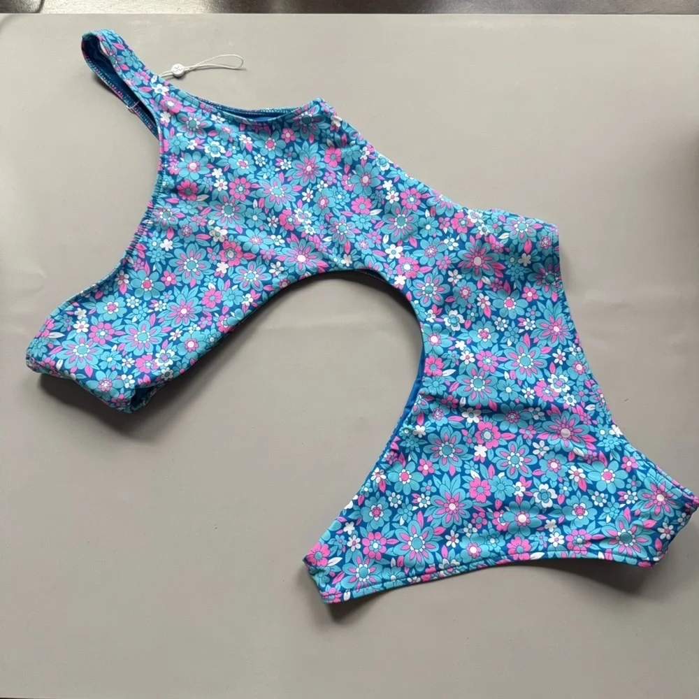 FRANKIES BIKINIS Cash One Piece Swimsuit Bikini Floral Blue Medium Cutout